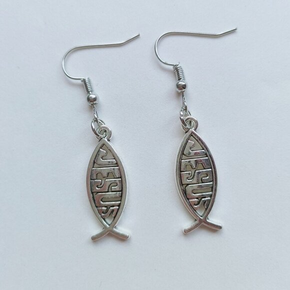 Silver Jesus Fish Earrings Hypoallergenic Hooks Gorgeous Party Gift - Picture 2 of 5